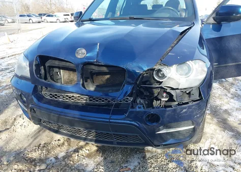 2013 BMW X5 xDrive35I/xDrive35I Premium/xDrive35I Sport Activity z USA, uszkodzony, nr VIN 5UXZV4C55D0E03258